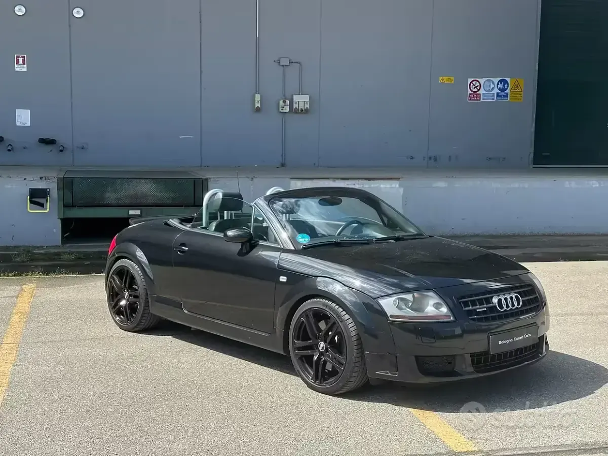 Usata Audi TT Roadster 250 CV (183 kW) 2005 Nero Cabrio