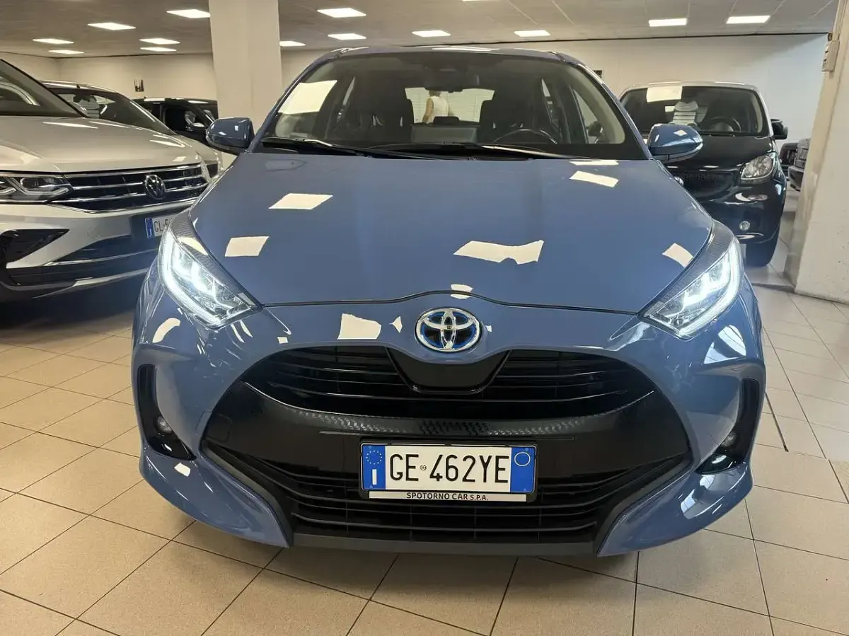Usata Toyota Yaris Hybrid Trend 92 CV (67 kW) 2021 Blu/azzurro Berlina