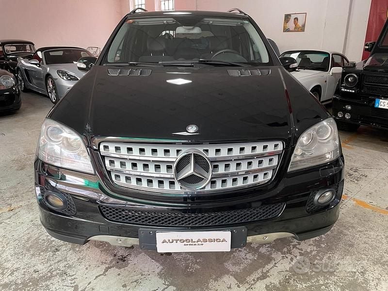 Usata Mercedes ML320 Chrome 224 CV (164 kW) 2007 Nero SUV