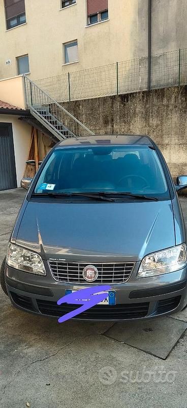 Grigio Usata 2012 Fiat Idea Active Monovolume | 6300 € (Molto cara) - Immagine 1/4