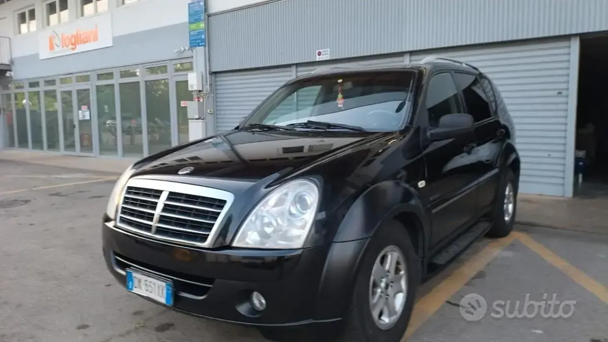 Usata SsangYong Rexton II 165 CV (121 kW) 2008 Nero SUV