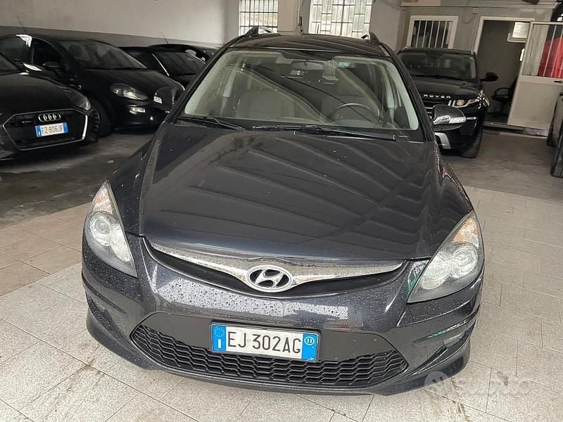 Usata Hyundai i30 Comfort 90 CV (66 kW) 2011 Nero Berlina