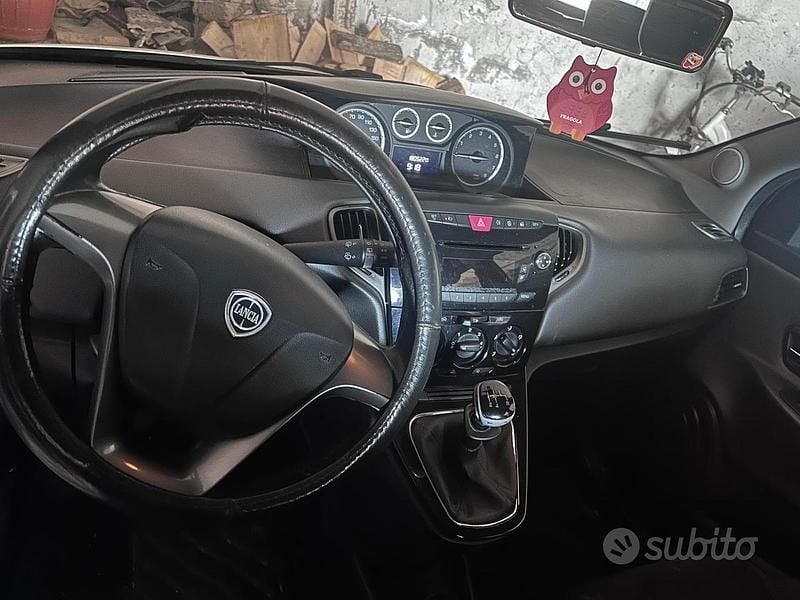 Usata Lancia Ypsilon Gold 80 CV (58 kW) 2011 Utilitaria