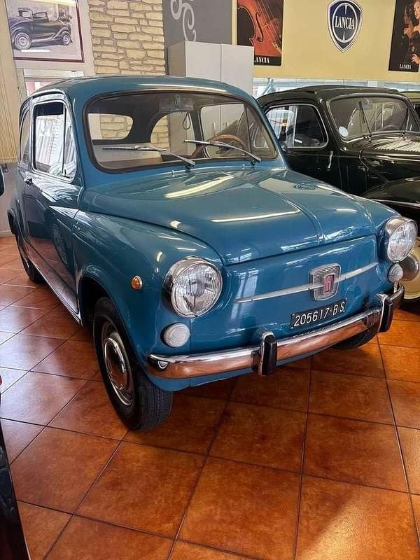 Blu/azzurro Usata 1967 Fiat 600 Due volumi | 5500 € - Immagine 1/4