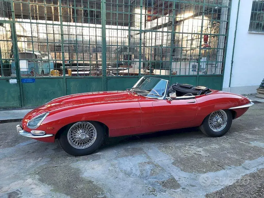 Usata Jaguar E-Type 265 CV (194 kW) 1960 Rosso Cabrio