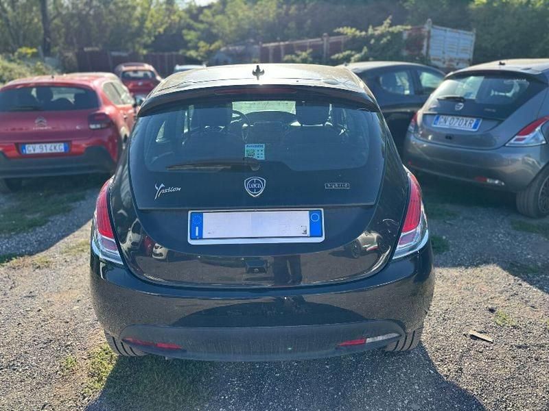 Usata Lancia Ypsilon Gold 69 CV (50 kW) 2023 Nero Utilitaria