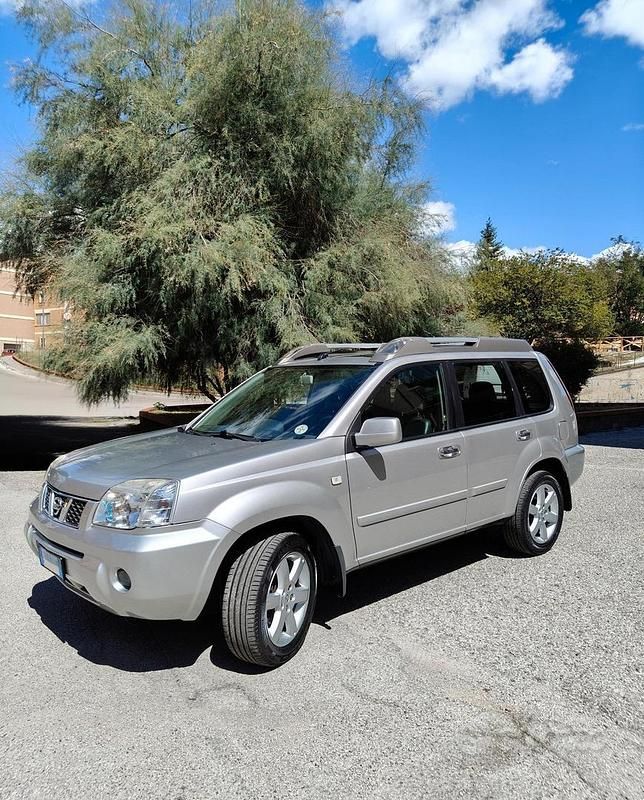 Usata Nissan X-Trail 136 CV (100 kW) 2006 Grigio SUV