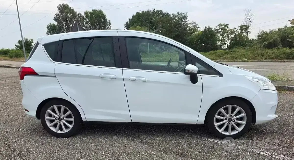 Usata Ford B-MAX Titanium 87 CV (63 kW) 2018 Bianco Monovolume