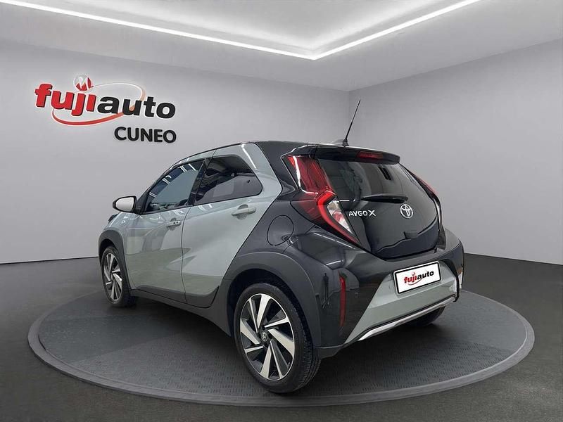 Begagnad Toyota Aygo X Lounge 72 HK (52 kW) 2024 Svart SUV