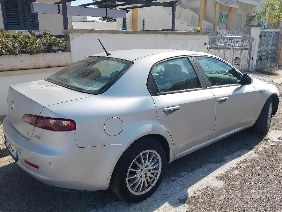 Usata Alfa Romeo 159 150 CV (110 kW) 2008 Grigio Berlina