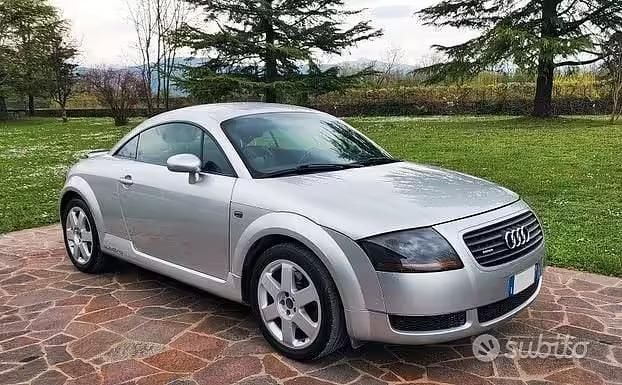 Begagnad Audi TT 225 HK (165 kW) 2001 Grå Sportkupé