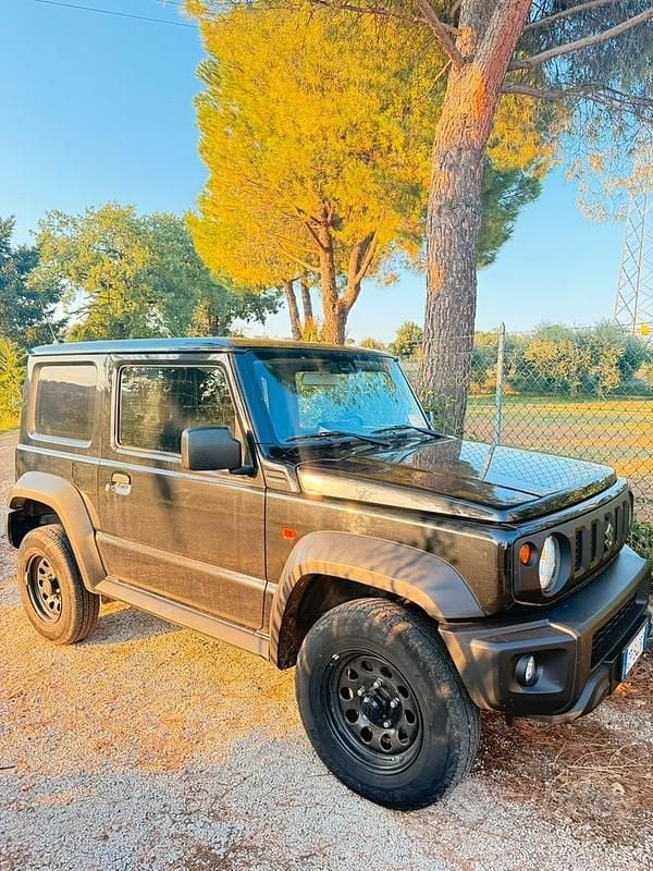 Usata Suzuki Jimny 102 CV (75 kW) 2023 Nero SUV