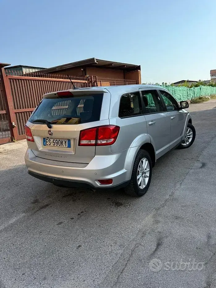Usata Fiat Freemont Lounge 140 CV (102 kW) 2013 Grigio SUV