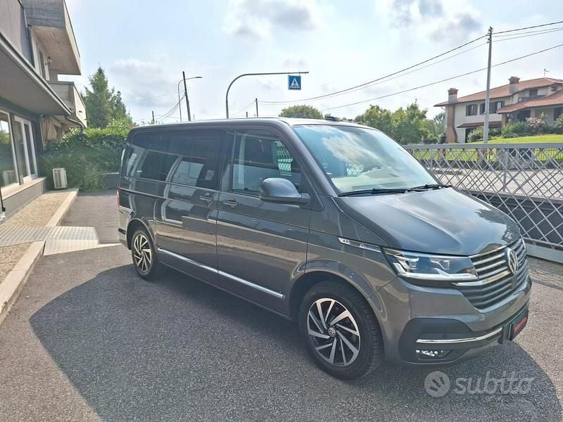 Usata VW Caravelle Comfortline 150 CV (110 kW) 2020 Grigio Monovolume