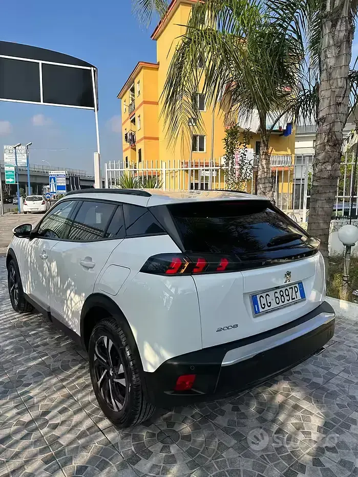 Occasion Peugeot 2008 Allure 110 ch (80 kW) 2021 Blanc SUV