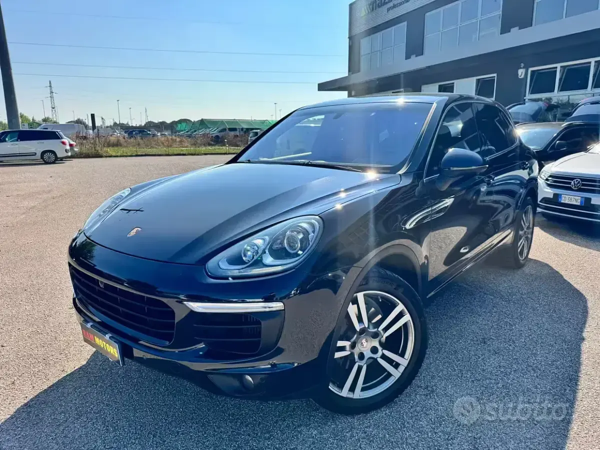 Usata Porsche Cayenne Platinum Edition 250 CV (183 kW) 2016 Blu SUV