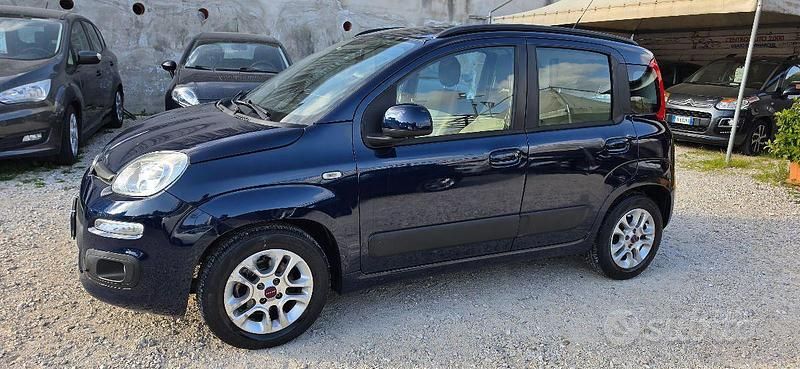 Usata Fiat Panda Lounge 69 CV (50 kW) 2015 Blu Utilitaria