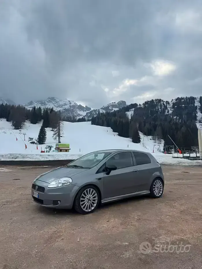 Usata Fiat Grande Punto 90 CV (66 kW) 2008 Grigio Utilitaria