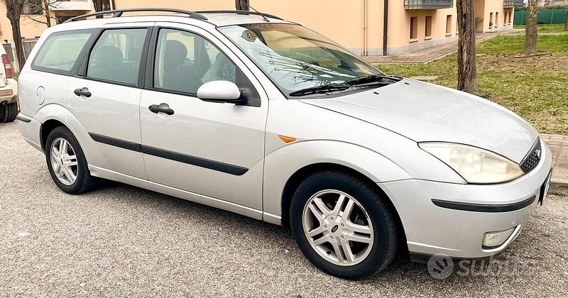 Usata Ford Focus 2004 Grigio Station wagon