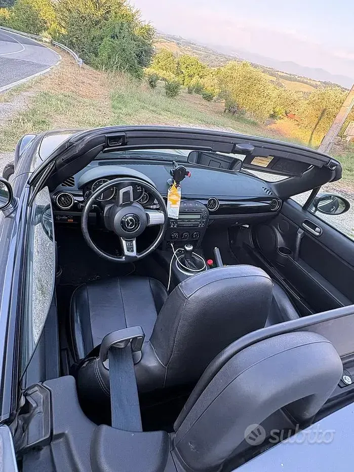 Usata Mazda MX5 126 CV (92 kW) 2008 Grigio Cabrio