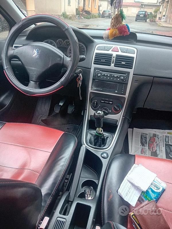 Usata Peugeot 307 107 CV (78 kW) 2001 Rosso Utilitaria