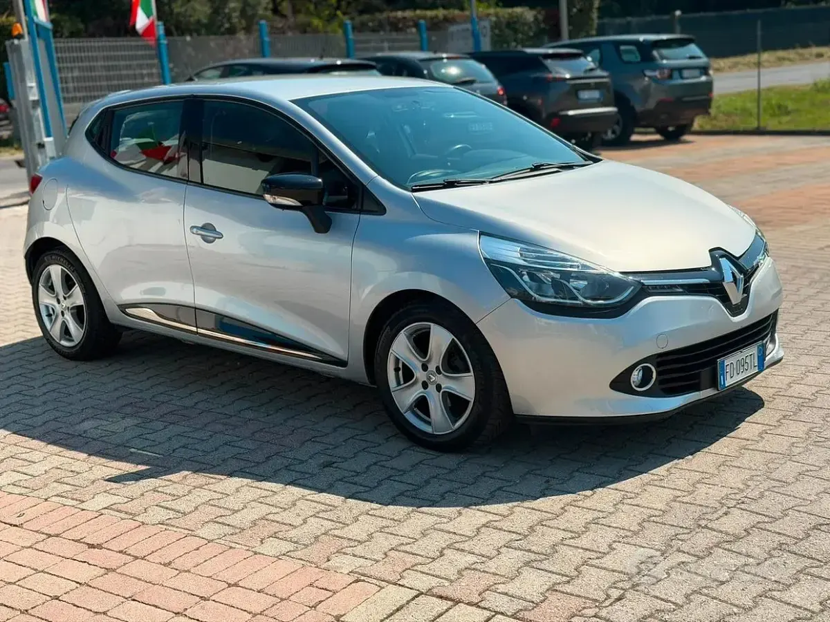 Usata Renault Clio IV Zen 73 CV (53 kW) 2016 Grigio Berlina