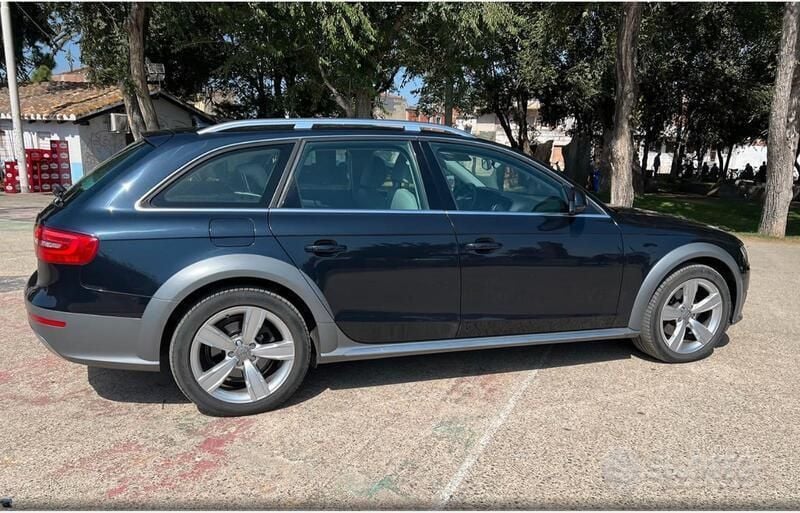 Usata Audi A4 Allroad Business 190 CV (139 kW) 2015 Blu Station wagon