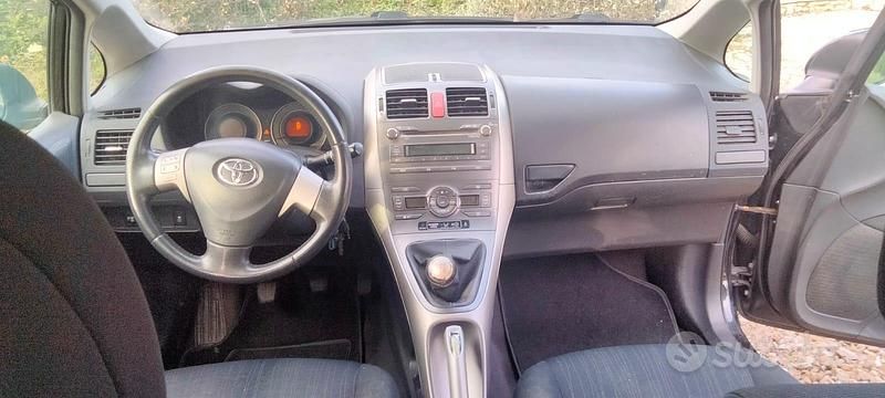 Usata Toyota Auris Sol 97 CV (71 kW) 2009 Nero Utilitaria