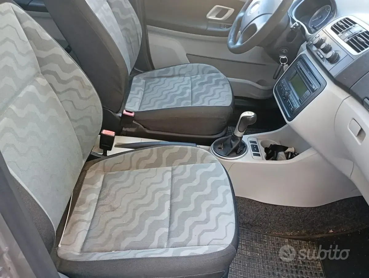 Usata Skoda Fabia Style 69 CV (50 kW) 2008 Grigio Berlina