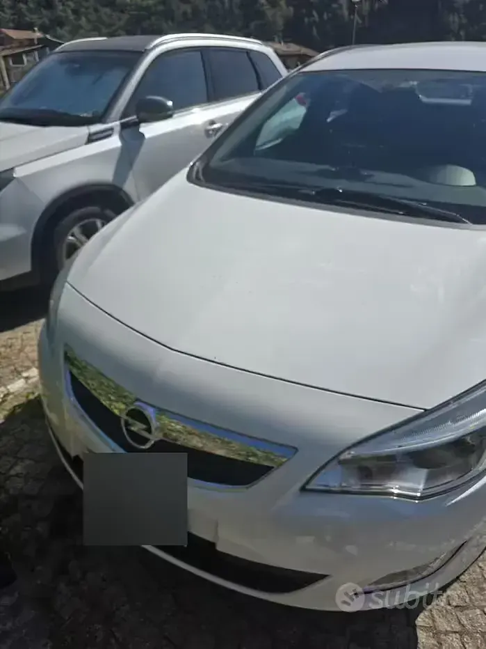 Usata Opel Astra 100 CV (73 kW) 2012 Bianco Station wagon