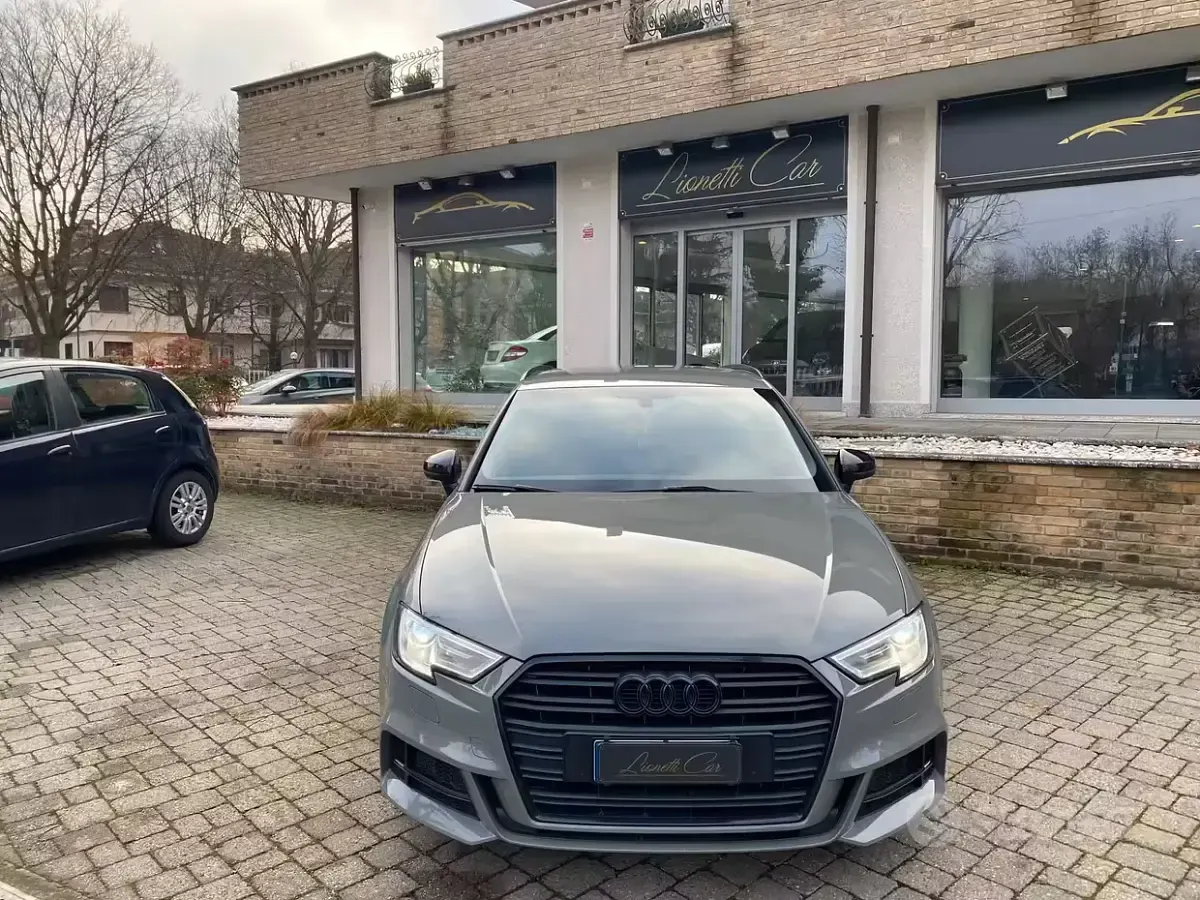 Usata Audi A3 Competition 150 CV (110 kW) 2019 Grigio Berlina
