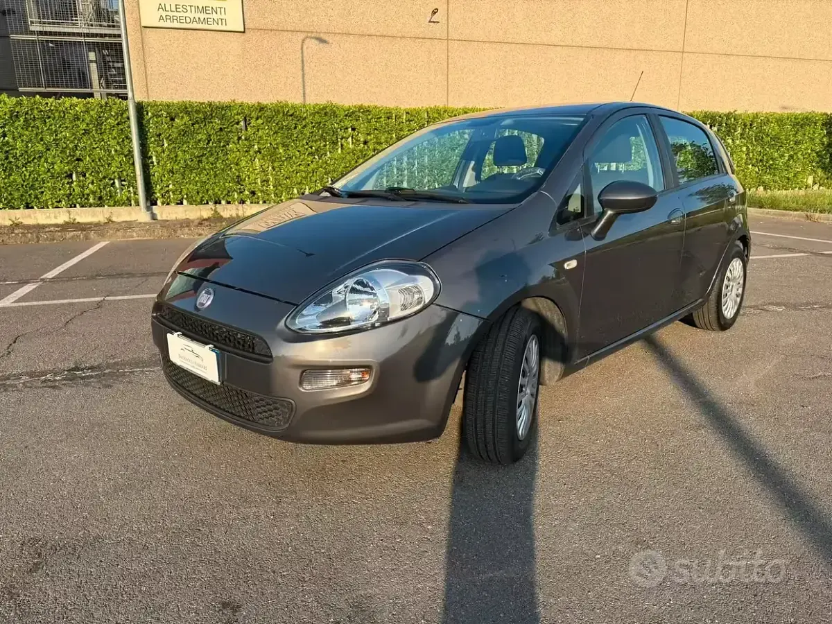 Occasion Fiat Punto Lounge 70 ch (51 kW) 2013 Gris Citadine