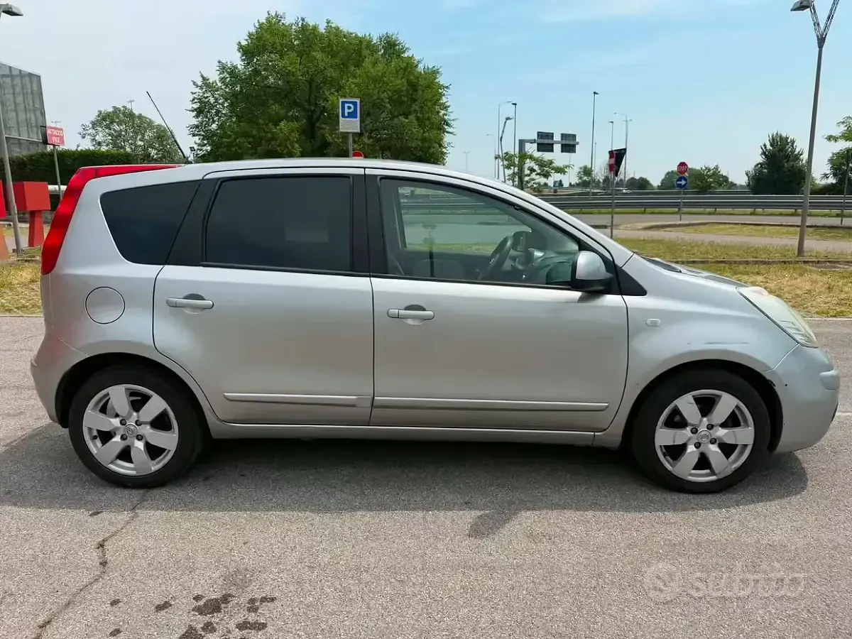 Usata Nissan Note 88 CV (64 kW) 2008 Grigio Utilitaria