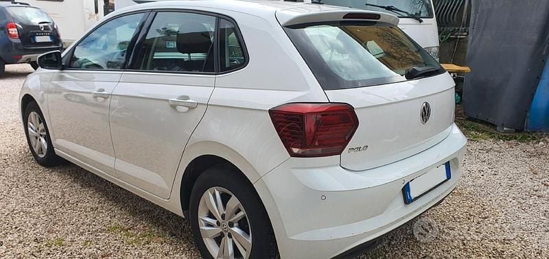 Usata VW Polo Comfortline 75 CV (55 kW) 2018 Bianco Utilitaria