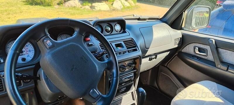 Usata Mitsubishi Pajero 1996 Grigio SUV