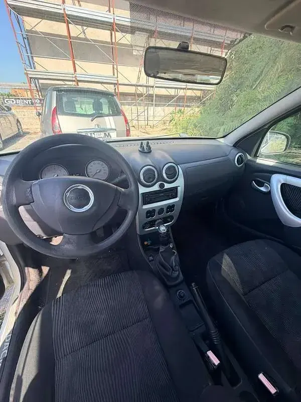Usata Dacia Sandero 75 CV (55 kW) 2009 Bianco Berlina