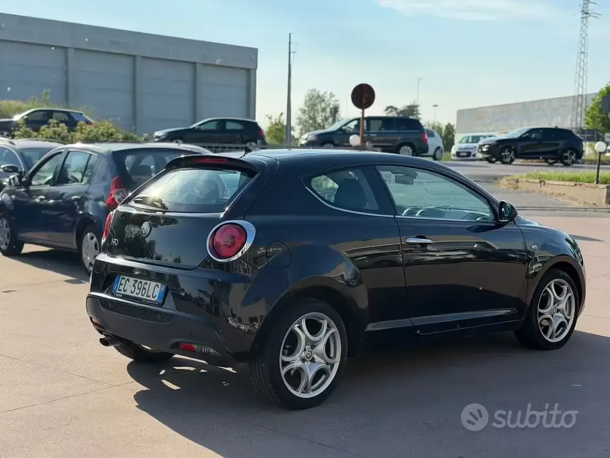 Usata Alfa Romeo MiTo Distinctive 105 CV (77 kW) 2012 Nero Utilitaria