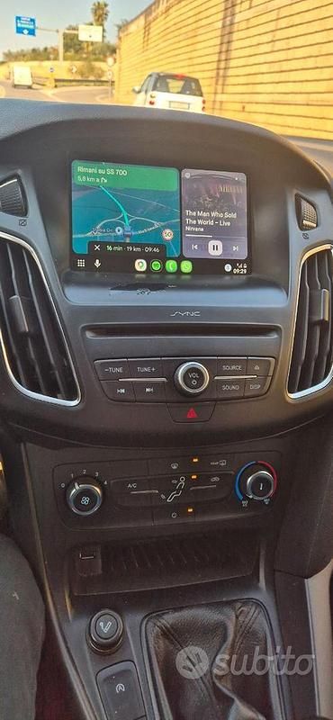 Usata Ford Focus 95 CV (69 kW) 2015 Grigio Station wagon