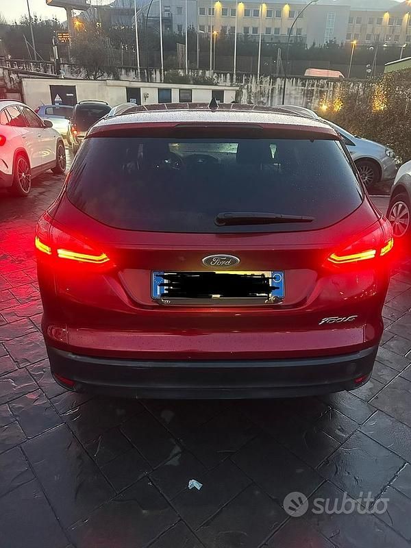Usata Ford Focus Titanium 116 CV (85 kW) 2011 Rosso Station wagon