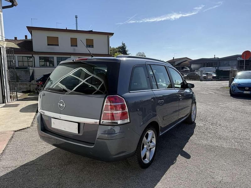 Usata Opel Zafira Cosmo 140 CV (102 kW) 2005 Grigio Monovolume
