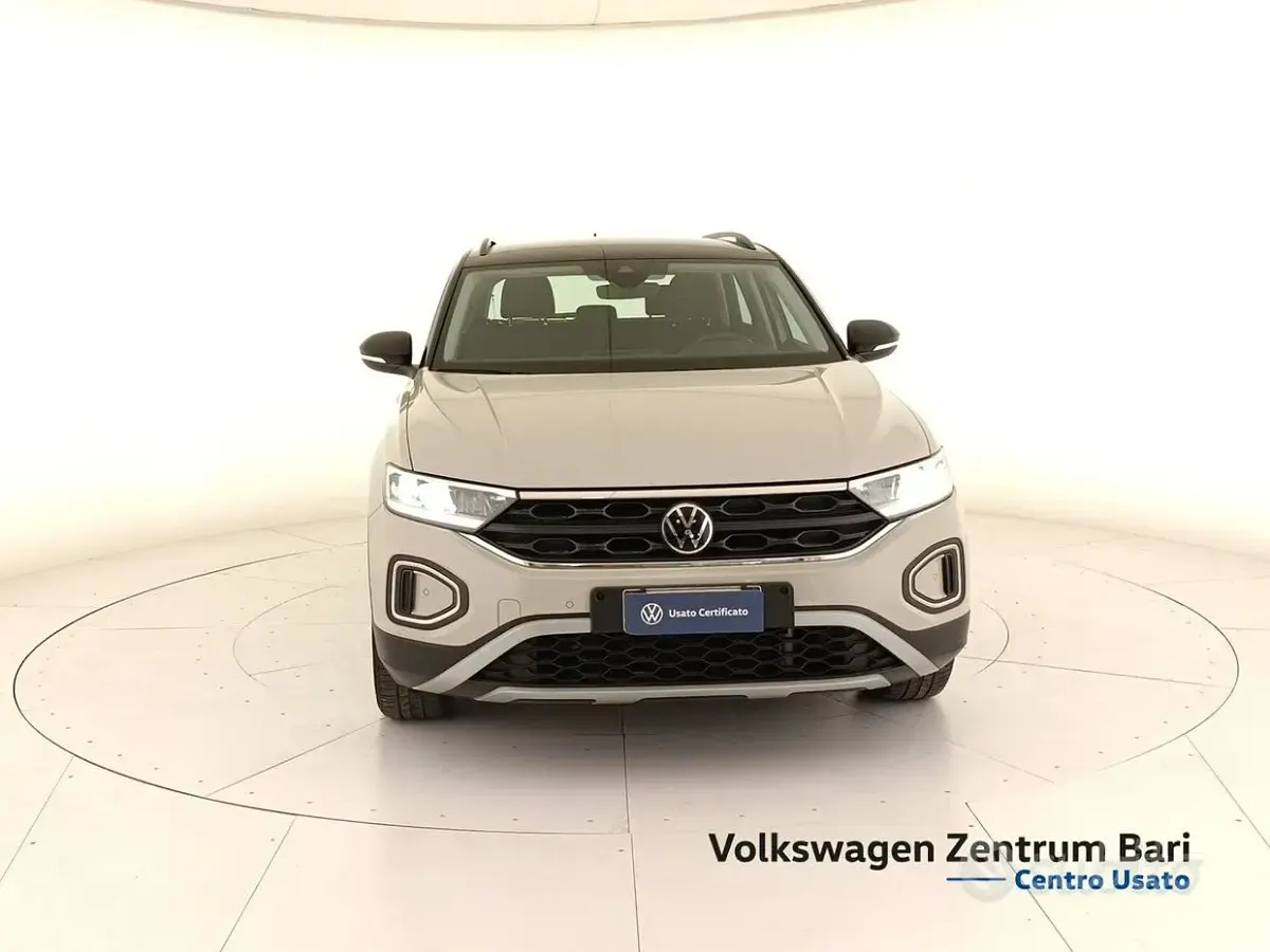 Usata VW T-Roc Life 110 CV (80 kW) 2023 Grigio SUV