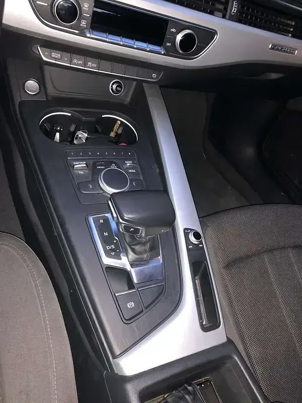 Usado Audi A5 Sportback Ambiente 190 HP (139 kW) 2018 Citadino