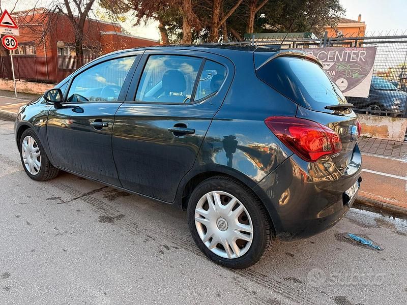 Usata Opel Corsa 90 CV (66 kW) 2018 Grigio Utilitaria