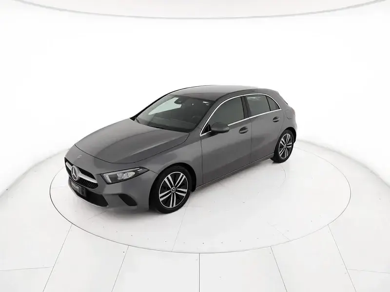 Usata Mercedes A180 Progressive 116 CV (85 kW) 2022 Grigio Berlina