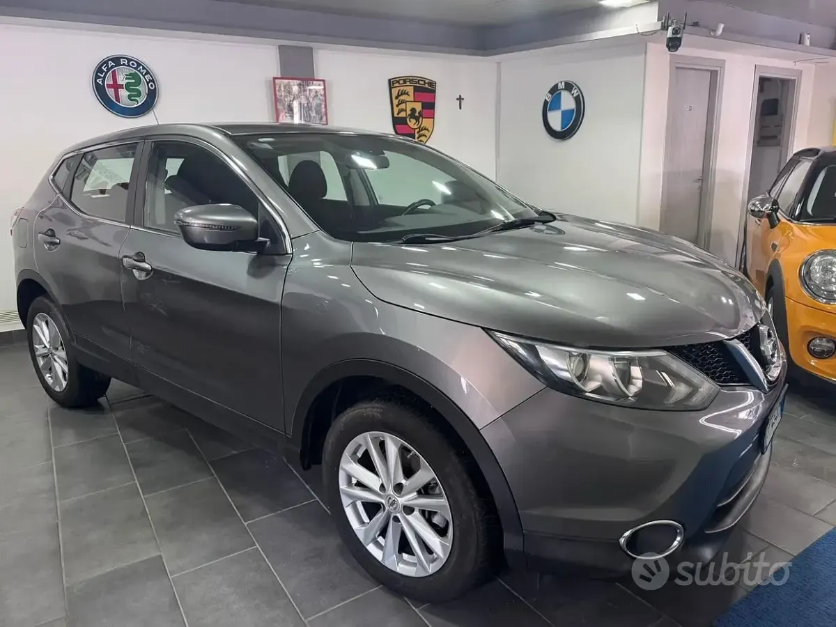 Usata Nissan Qashqai N-Vision 110 CV (80 kW) 2015 Grigio SUV