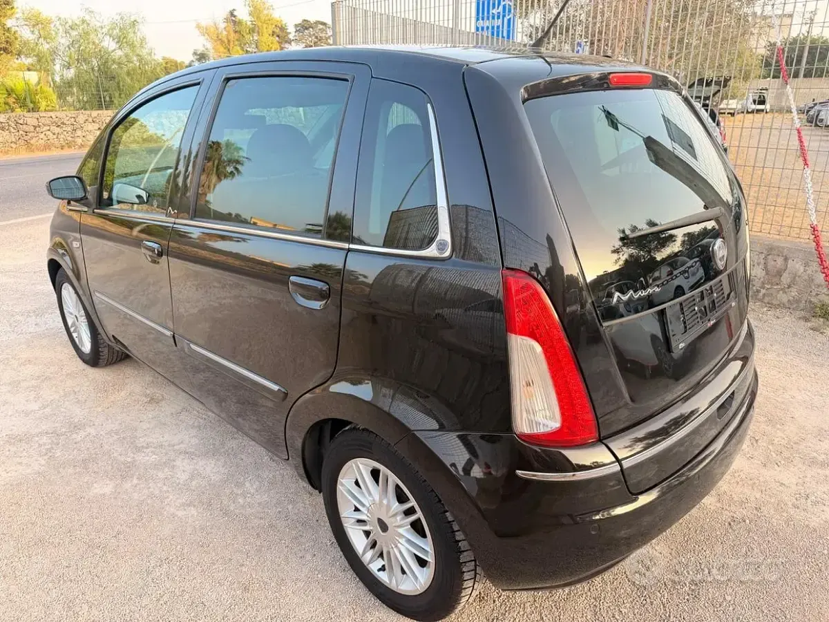 Usata Lancia Musa 95 CV (69 kW) 2009 Nero Monovolume