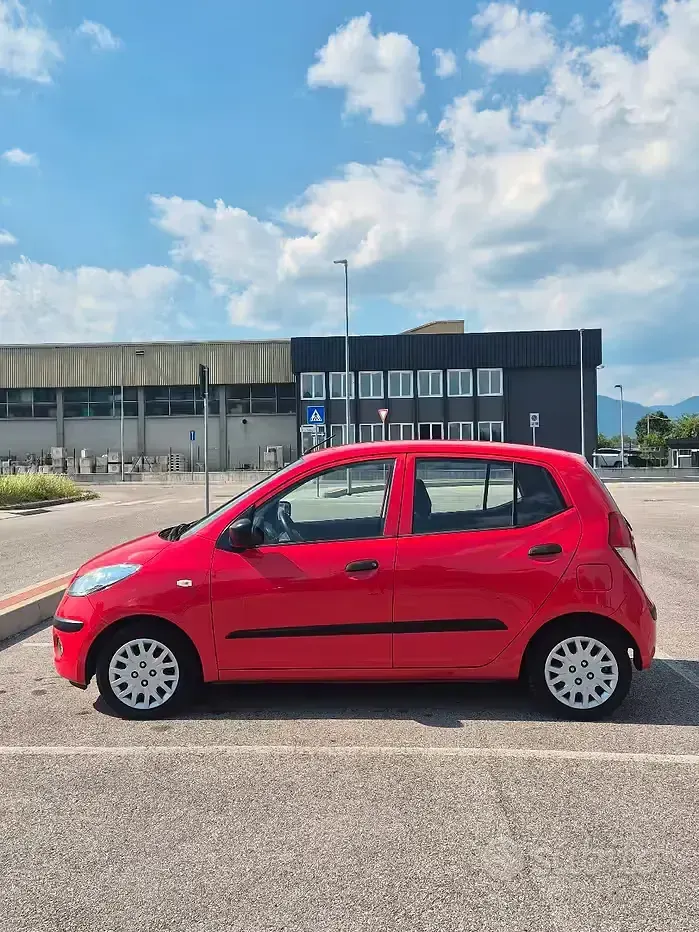 Usata Hyundai i10 66 CV (48 kW) 2010 Rosso Utilitaria