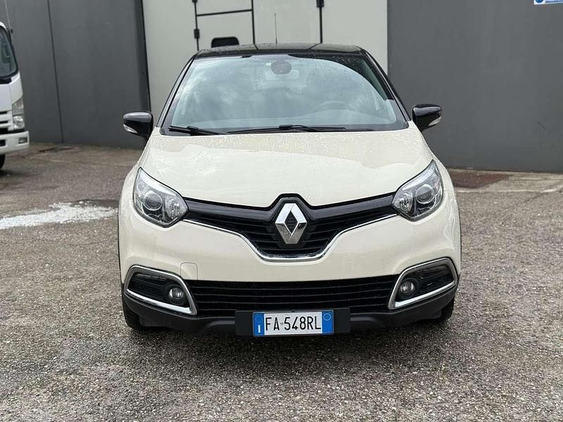 Usata Renault Captur Iconic 90 CV (66 kW) 2015 Giallo SUV