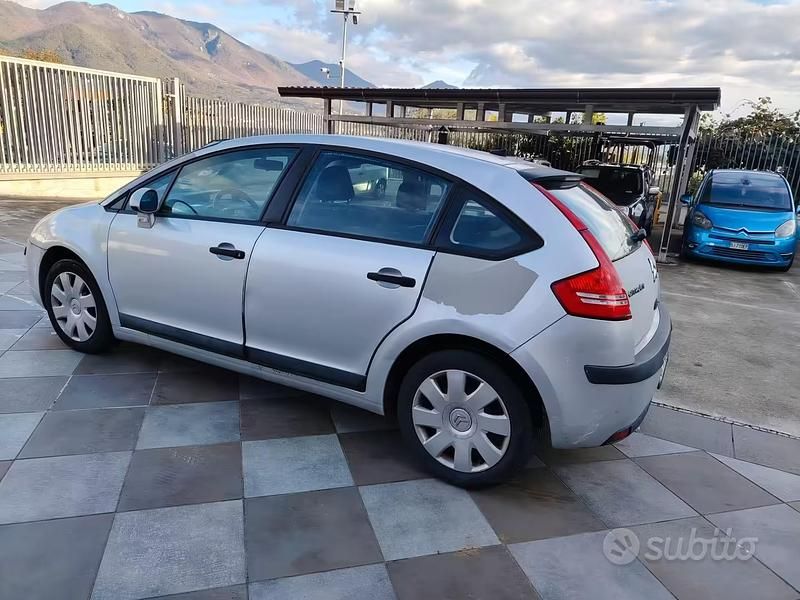 Occasion Citroën C4 88 ch (64 kW) 2005 Gris Berline