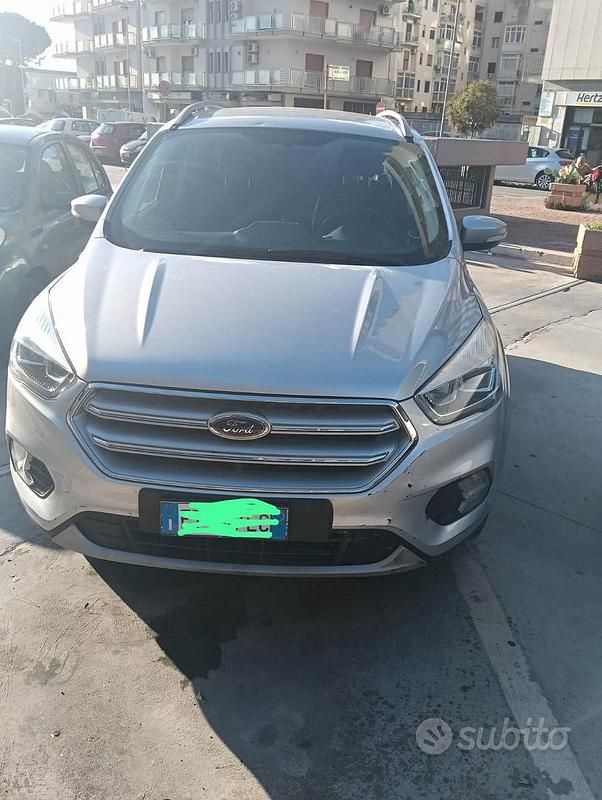 Usata Ford Kuga 120 CV (88 kW) 2018 Grigio SUV